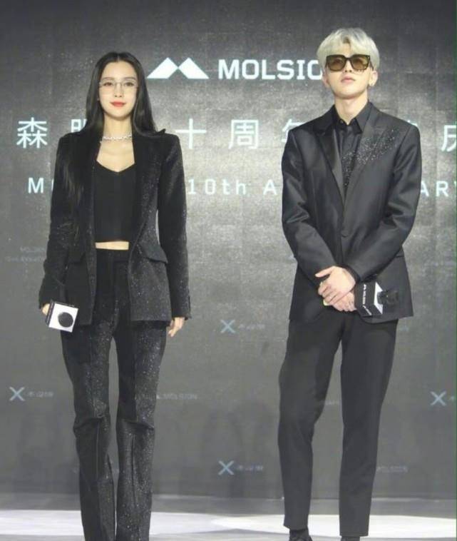 蔡徐坤不愧是cp体质不仅与lisa组cp如今又和baby组姐弟cp