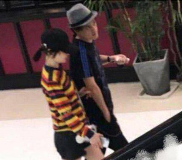 原创赵英俊追悼会结束绯闻女友袁姗姗发文追悼网友应该是爱过