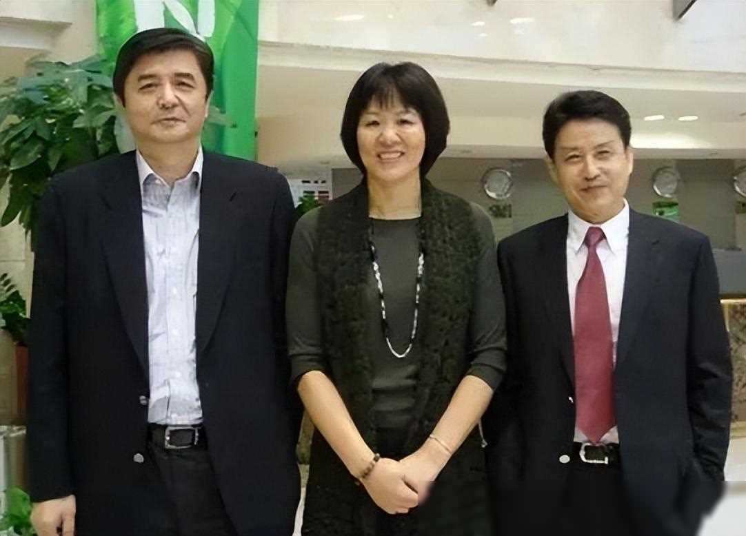 原创女排帅陈忠和与郎平亦师亦友前妻离世再婚娶女排队员简述