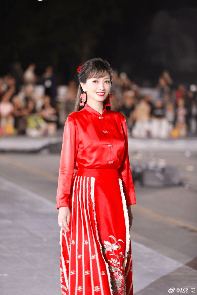 原创70岁还穿短裤的赵雅芝让人看到了中老年女星的尴尬