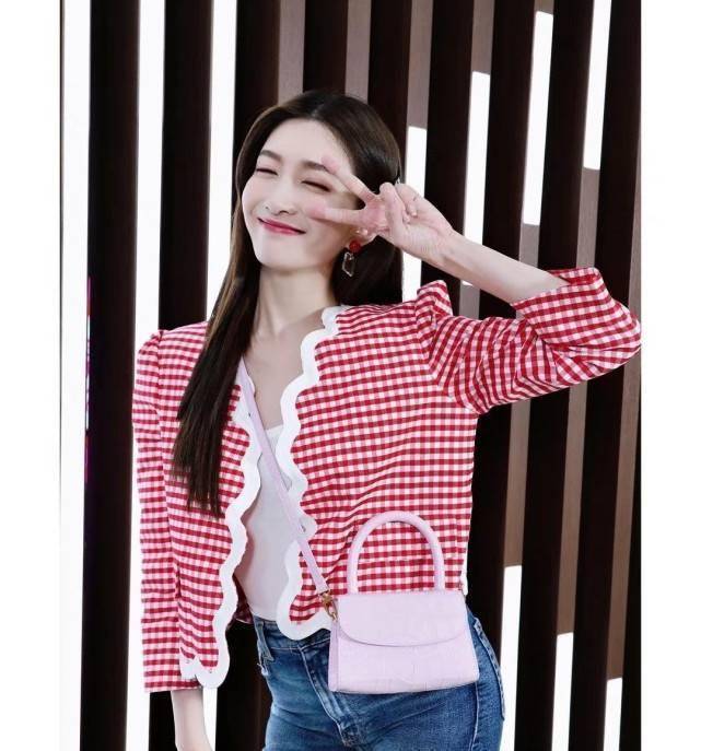 江疏影私服不翻车简单款也能气质范儿真的太强了