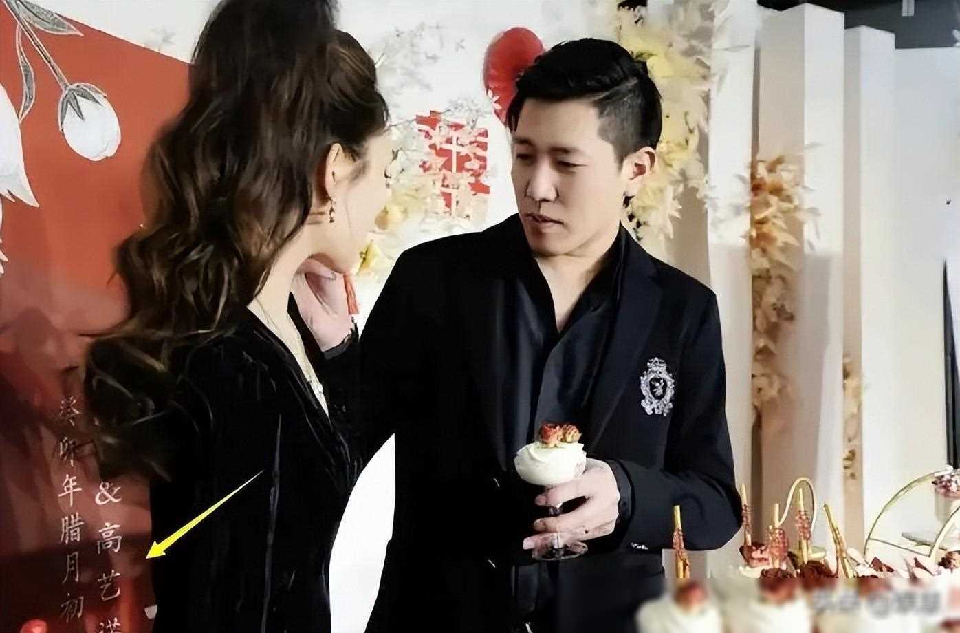 吴云飞的背景也与众不同,他是一位富二代,父亲吴海元是一位成功的商人