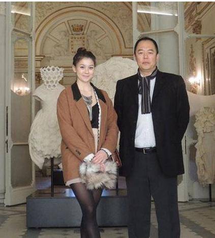 原创张铁林的混血女儿长大了颜值高到犯规这才是真正的格格