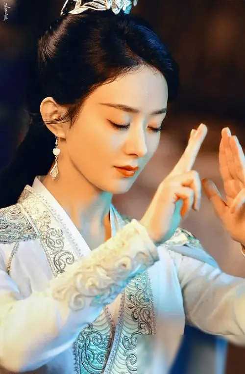 原创同样是吃戏李沁赵丽颖佘诗曼的表现大不同