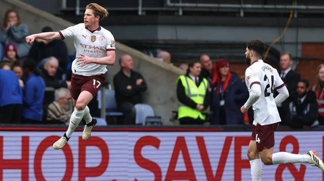 原创曼城25场不败追平榜首德布劳内丁丁里程碑之夜助攻2进球