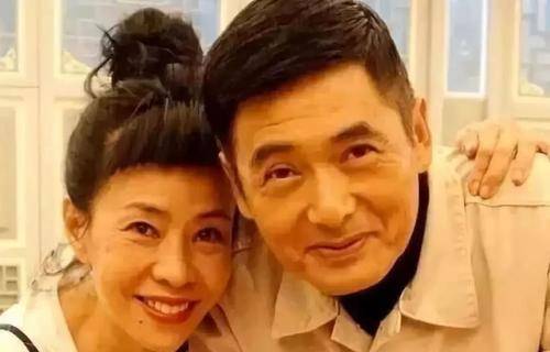 原创1983年周润发2次将前妻余安安赶回娘家忘了曾在婚礼上的誓言