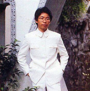 "爱国歌手"张明敏:28岁一夜爆红被打压,卖车卖房义演_黄一鹤_香港
