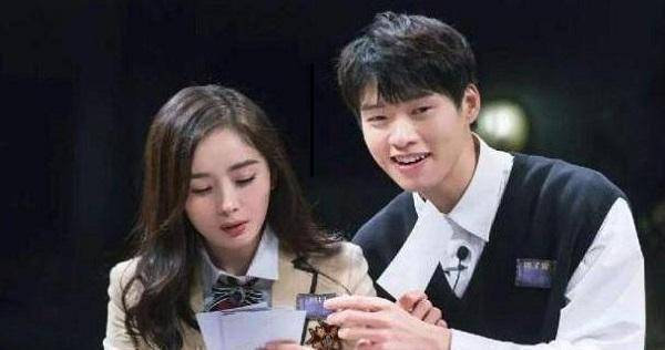 原创杨幂魏大勋恋情添锤穿情侣装同出一单元被指感情已到同居地步