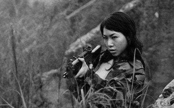 我军战士一句越语就让越南女兵投了降顺利俘虏了7名越军