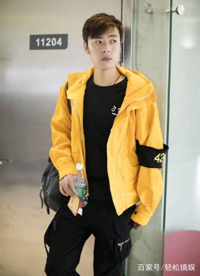 因拍戏被炸双目失明,得抑郁症后多次想自杀,39岁成首位80后影帝_张桐