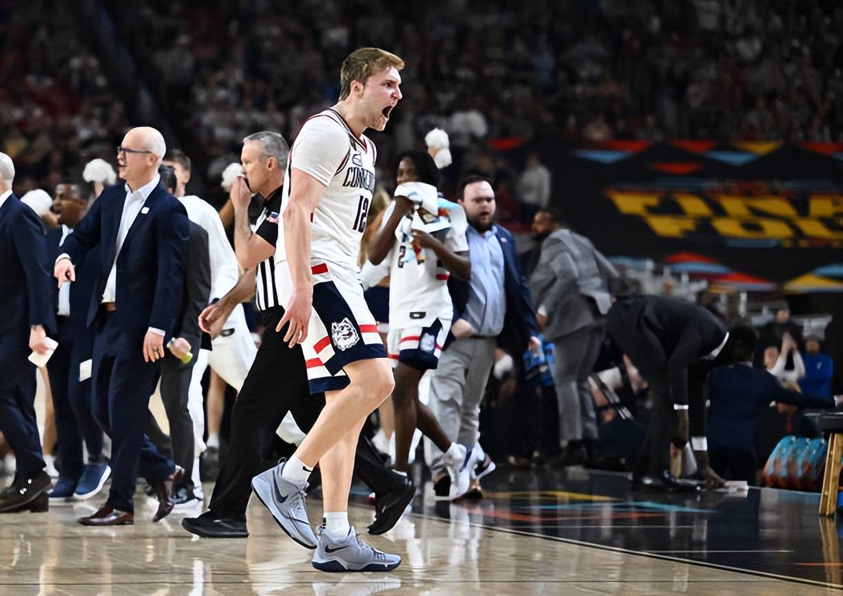 斯潘塞_本赛季_外线