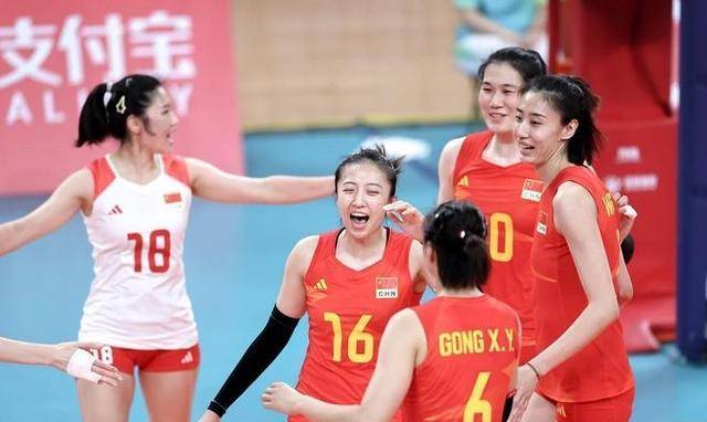中国女排面临挑战缺少朱婷张常宁难恢复巅峰状态困扰二传接应问题