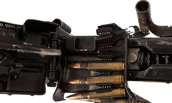 希特勒的电锯mg42号称上世纪最好的机枪射击声就是死神的召唤