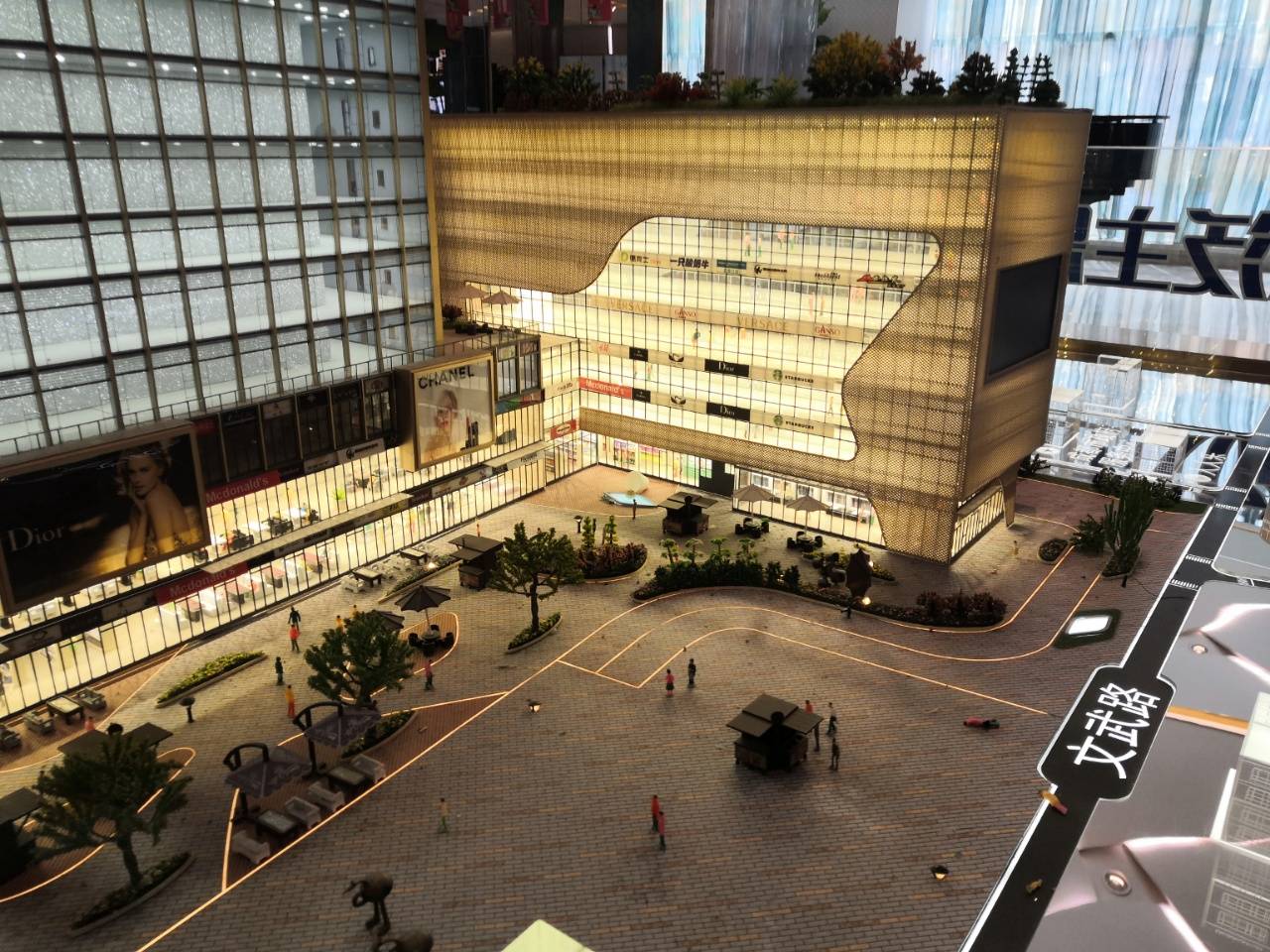 成都一环路商铺价格-文殊院旁全业态小金铺-地铁口商铺-飞大美誉商铺