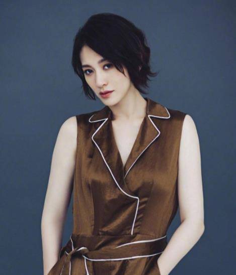 "冻龄"美女李小冉,再次为内衣代言,尽显火辣身材_魅力_广告_演技