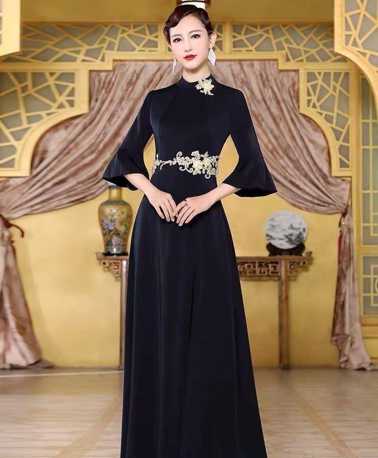 原创出席婚礼的妈妈们该怎样挑选适合自己的旗袍