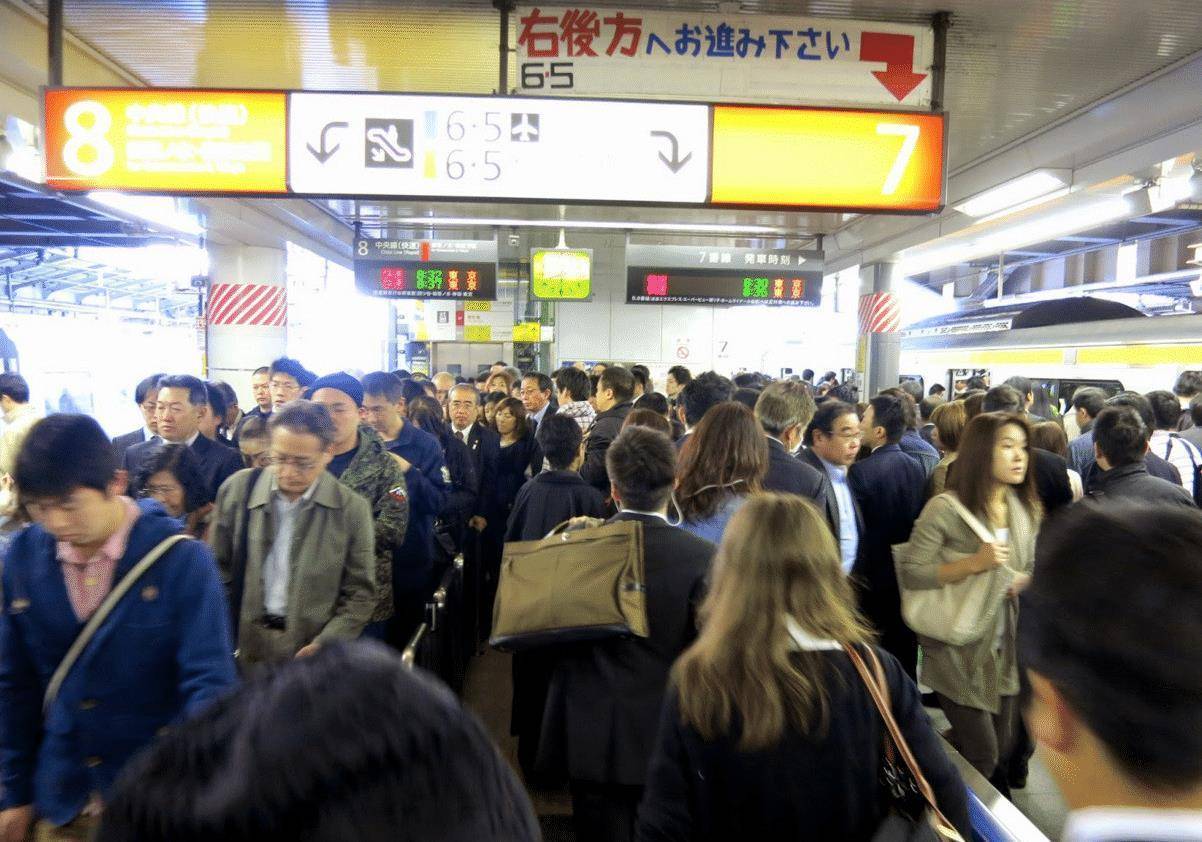 200个出口的地铁站人流量达到326万次当地人都不愿乘坐