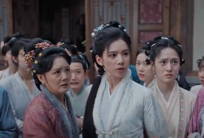 太后临死前一句话揭开花芷真实身世,顾成焘当场吓瘫.