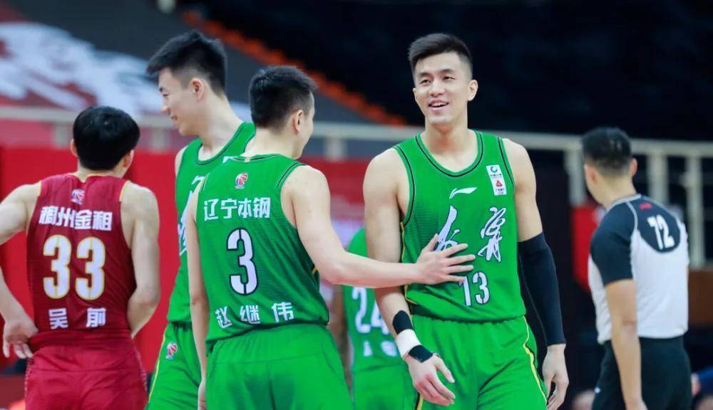 辽宁签下身高198米的强力前锋与张镇麟组成双前锋阵容郭艾伦