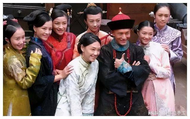 演员身份来衡量,李菲儿至今最被说道的角色,还是她与黄晓明版《鹿鼎记