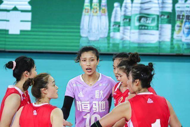 陈佩妍一出道就被众多球员看好认为是强力接应的好苗子_外援_陈沛妍