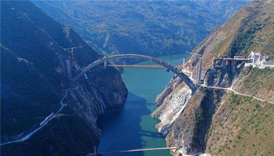 工人从青春到白头这几天,国内国外都被武汉火神山医院刷了屏,从1月23