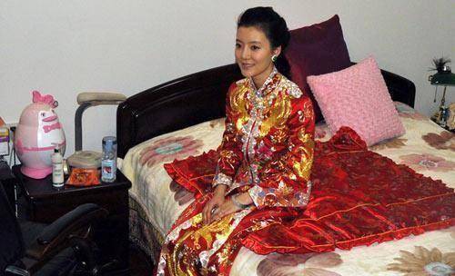 马延强娶了黎姿,许晋亨娶了李嘉欣,胡静嫁给马来西亚富商.