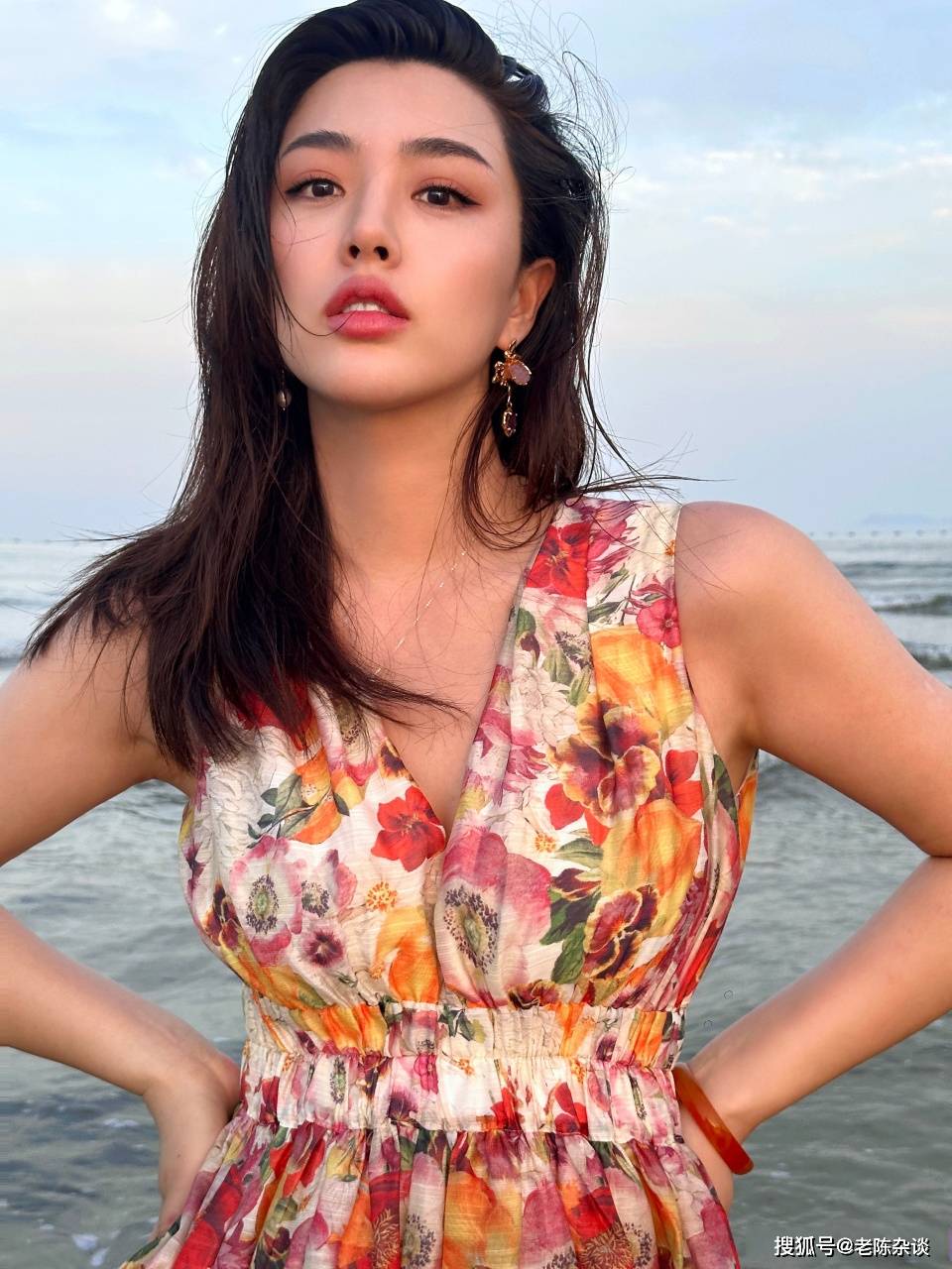 余薇薇这尤物身材,谁能顶得住嘛!