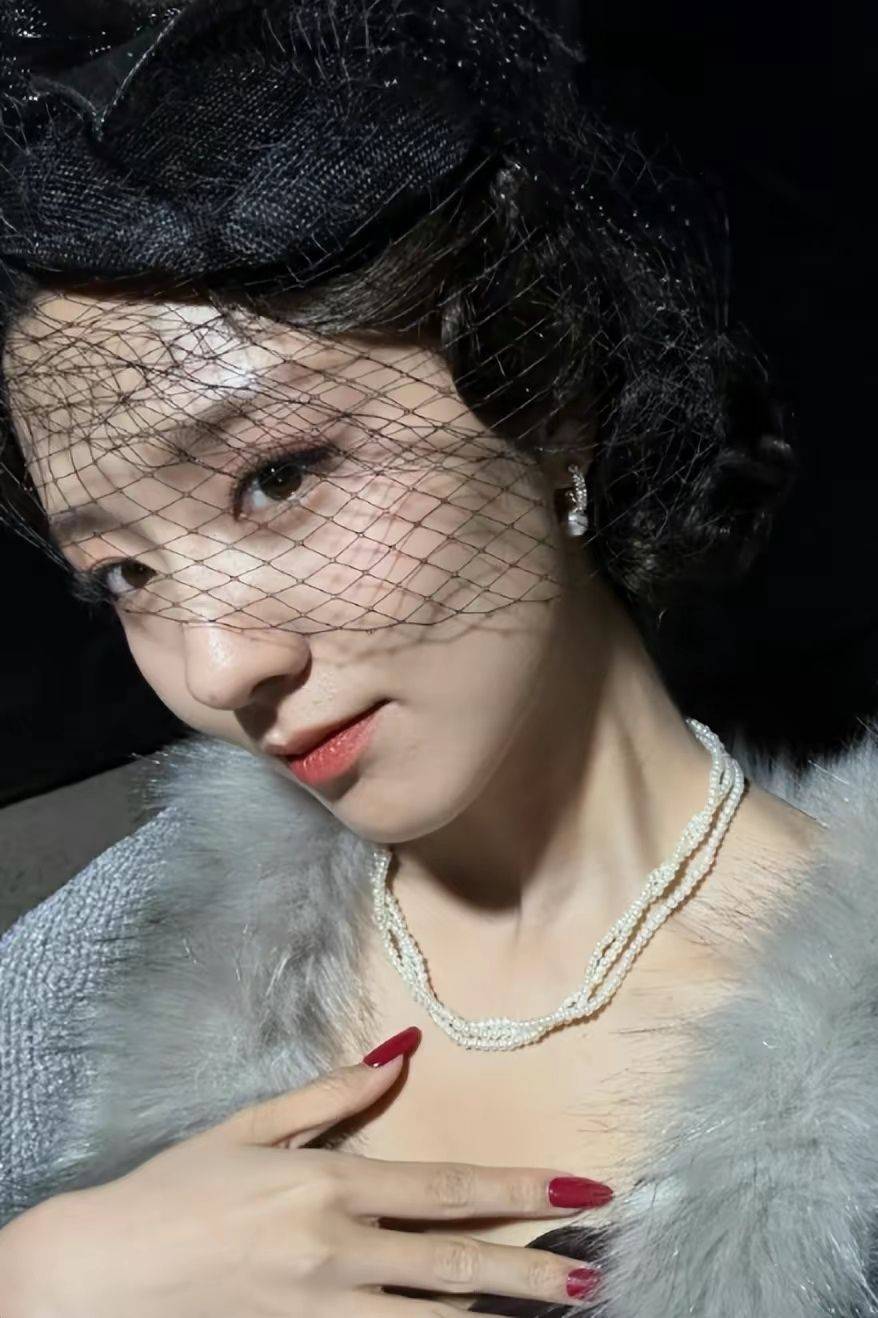 张伊君:魅力无限,演技不凡_表演_电视剧_角色