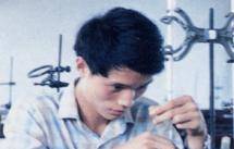 原创王庆根留学美国挣钱给村里面的父母盖楼为何突然自杀