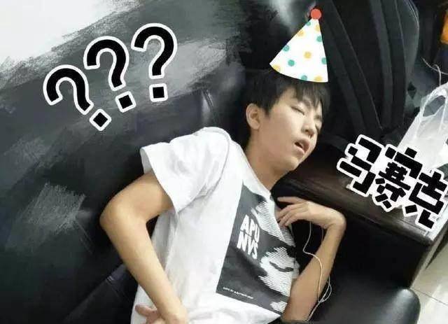 陈思诚是一点都不怕把佟丽娅压坏了看来还是李晨睡觉时够体贴呀