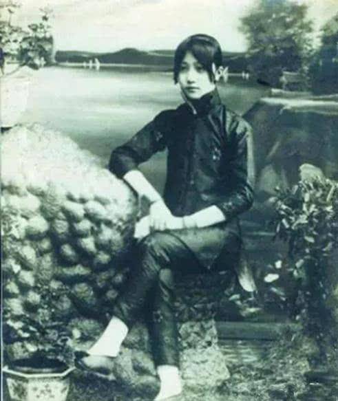 原创她14岁成为省长夫人29岁净身出户多年后成为上海商业大亨