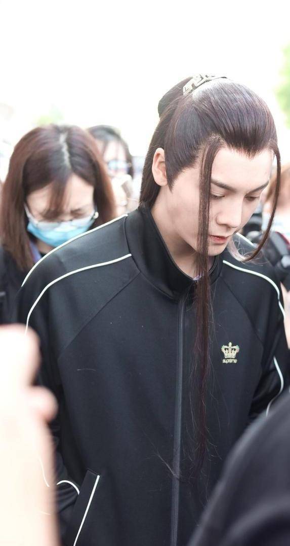 原创斛珠夫人开机照杨幂发际线堪忧陈伟霆穿白衣颜值暴击