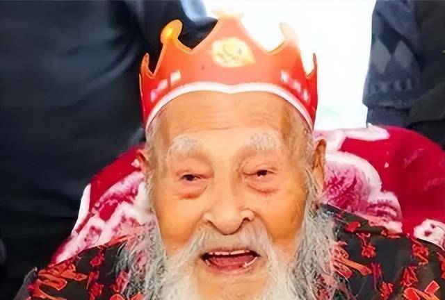 山东传奇老人杨明运从光绪23年活到2014年一辈子却无儿无女