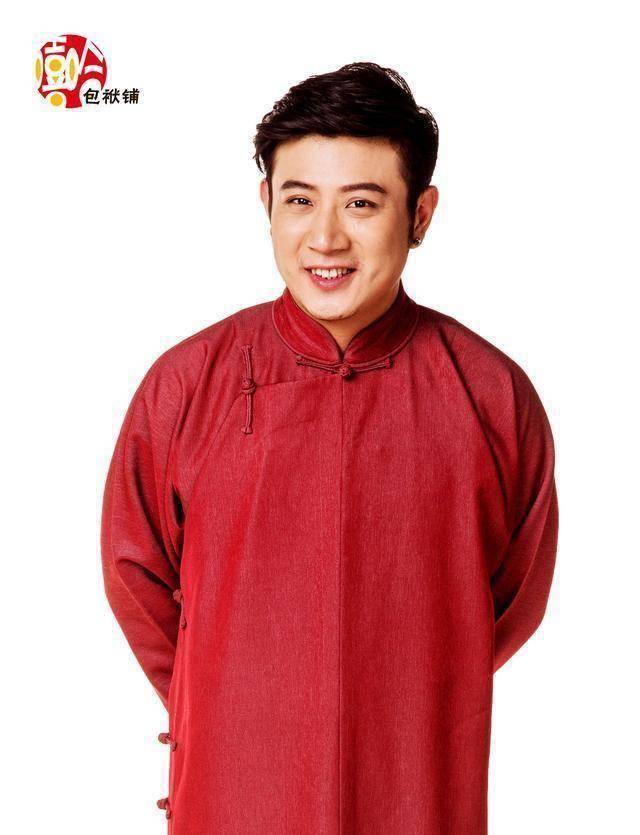 嘻哈包袱铺9年前演出视频被人曝光,引发网络争议_相声_陈涛_矿泉水瓶