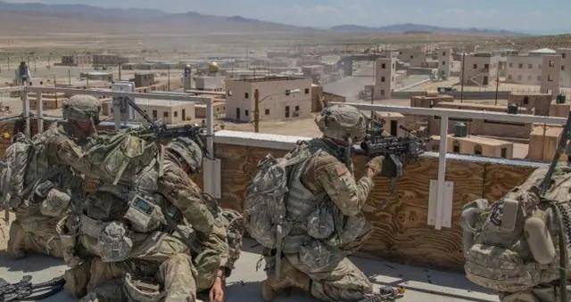 乌代库赛死亡细节被200名美军包围遭10枚导弹射击血肉模糊