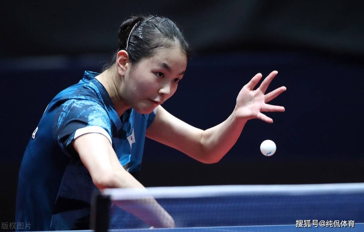 女单正赛第二轮也就是1/16决赛,金河英1-3不敌队友梁夏银;金河罗2-3