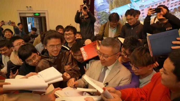 张维为的男粉丝