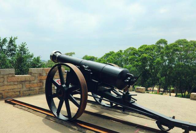 清朝军工世家戴梓,研发出可28连发的火铳,却遭人诬陷流放至死