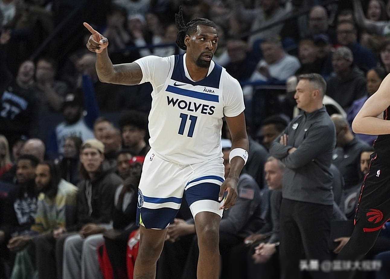 原创猛龙五虎火力全开爱德华兹难挽败局西部格局再起波澜