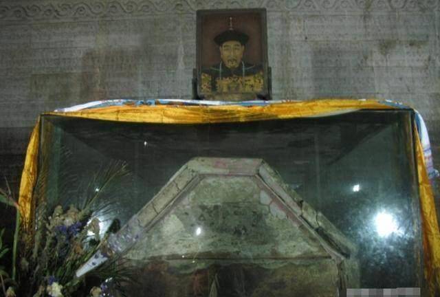 原创史上最有福气皇帝干了件缺德事死后陵墓被盗尸骨被扔臭水沟