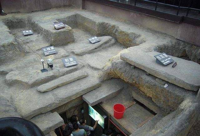 广州发现上千年的墓,挖出我国第一枚帝印,专家:原地建座博物馆_赵佗