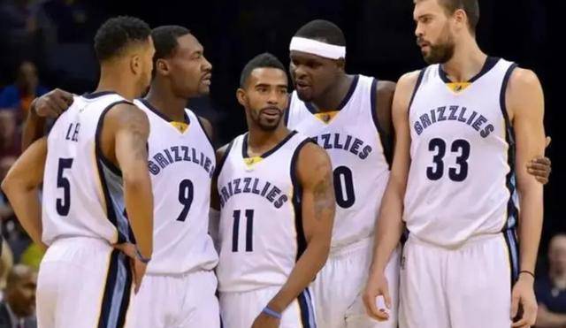 nba历史巨星号33闪耀退役礼:回顾灰熊辉煌时代_加索尔_比赛_球员