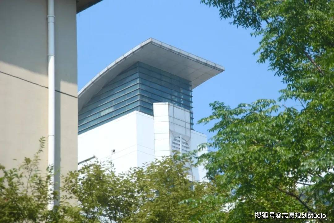 省政府与教育部国家林业和草原局共建的南京林业大学