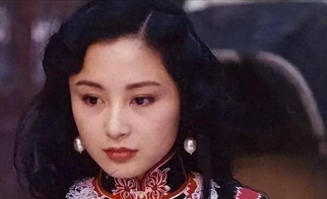 两大名导为其着迷,今55岁活得像25岁_陈凯歌_陈红_倪萍