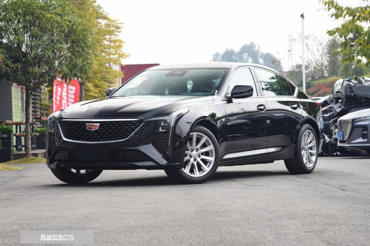 预算25万落地,凯迪拉克ct5与丰田亚洲龙,到底谁更值得选?