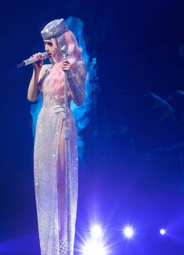 比起关注蔡依林的歌曲,我更关注她的美貌和穿搭,蔡依林和张韶涵是一