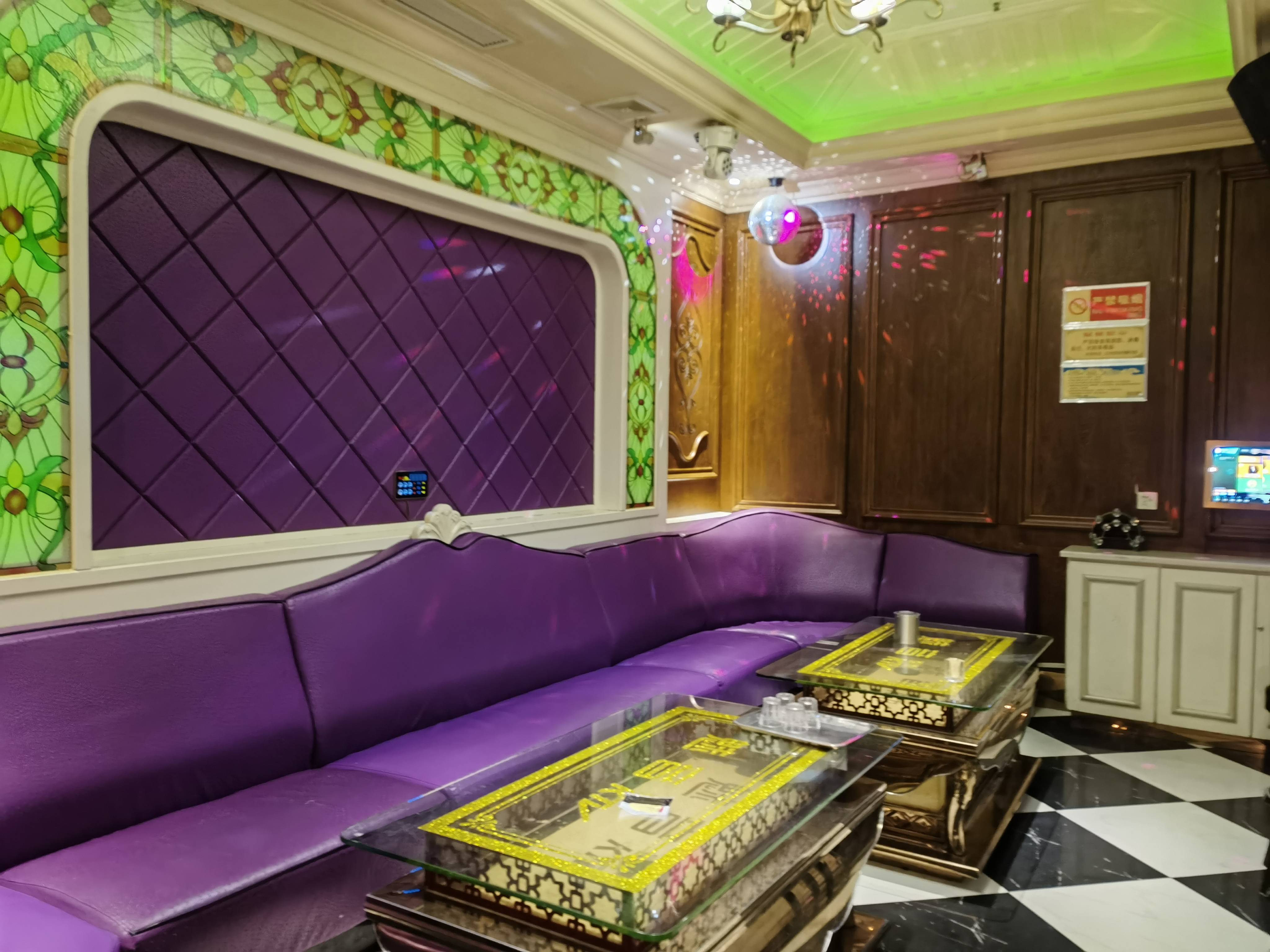 揭秘巨嗨收银系统黑科技打造未来感十足的智能酒吧ktv