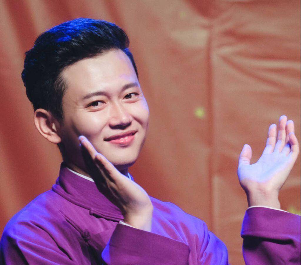 沉沦还是落寞?喝酒闲逛斗蛐蛐,郭德纲大徒弟闫云达现状堪忧