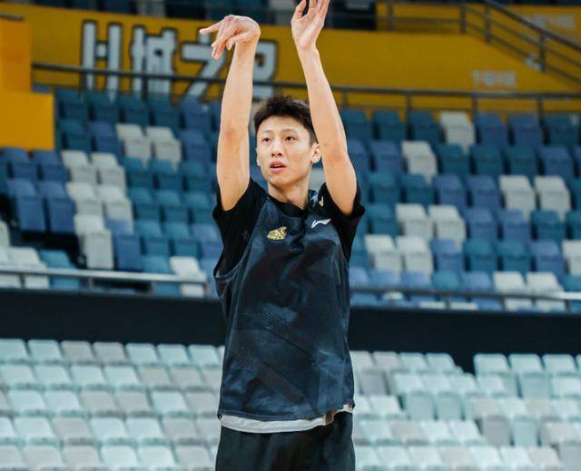 广厦备战山西:赵岩昊替补,孙铭徽缺阵,赵嘉仁致力提升命中率_训练_季